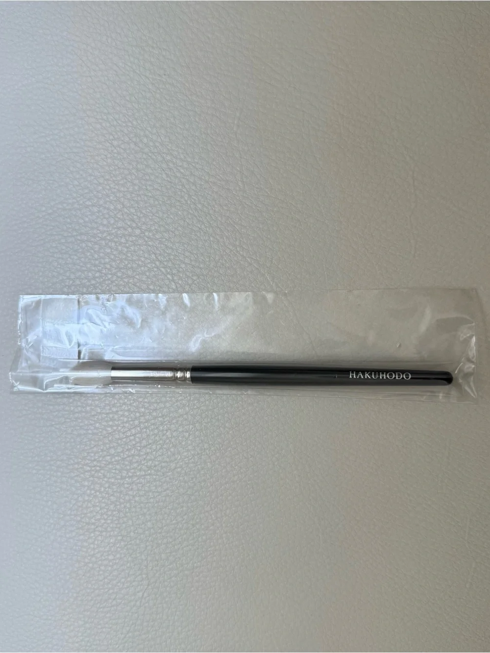 HAKUHODO J5522 BKSLN EYESHADOW ROUND